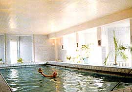 Плавательный бассейн в санатории Полтава