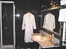 Кисловодск Гостиница «Корона»  Номер категории Изумрудный Люкс  2-комнатный 2-местный ванная комната фото 