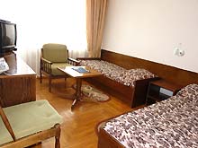Спальная комната 2-местный номер категории «Стандарт» Гостиница «Интурист» город-курорт Пятигорск СК